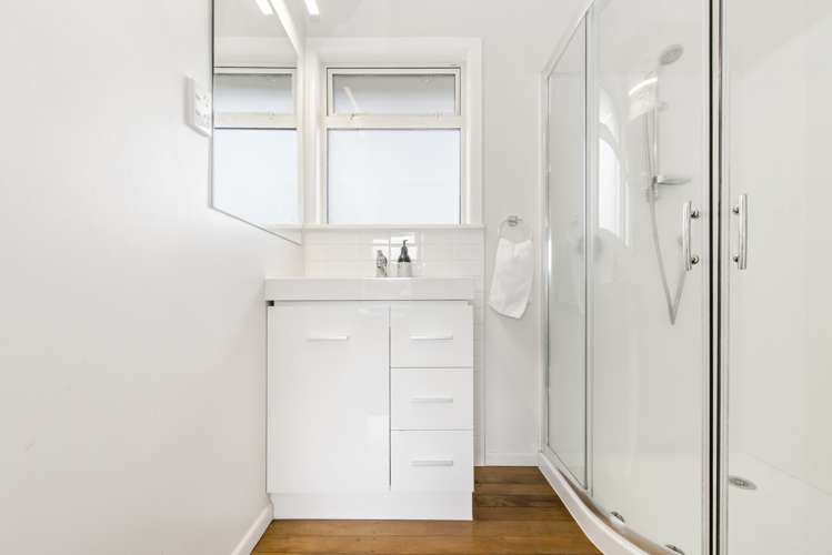 9 Mckenzie Road Owhata_12