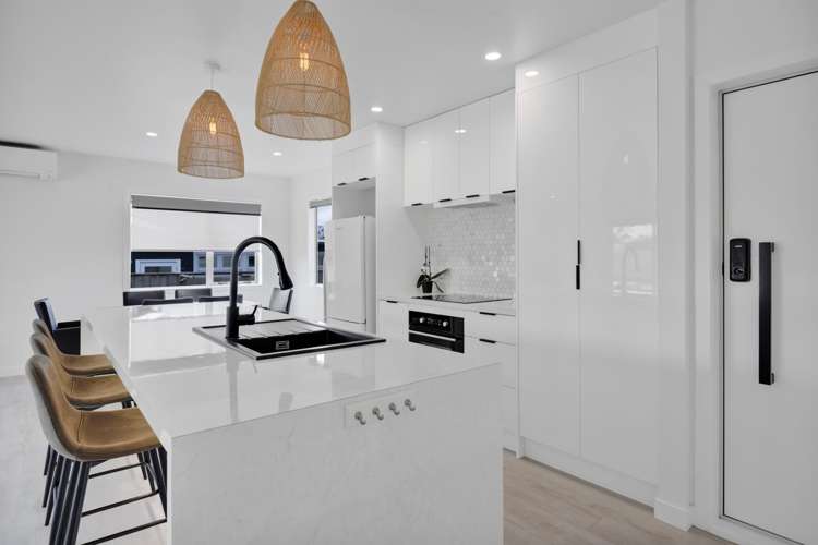 56 Warwick Road Stratford_2