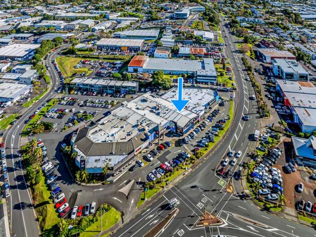 Unit 13, 172 Wairau Road Wairau Valley_2