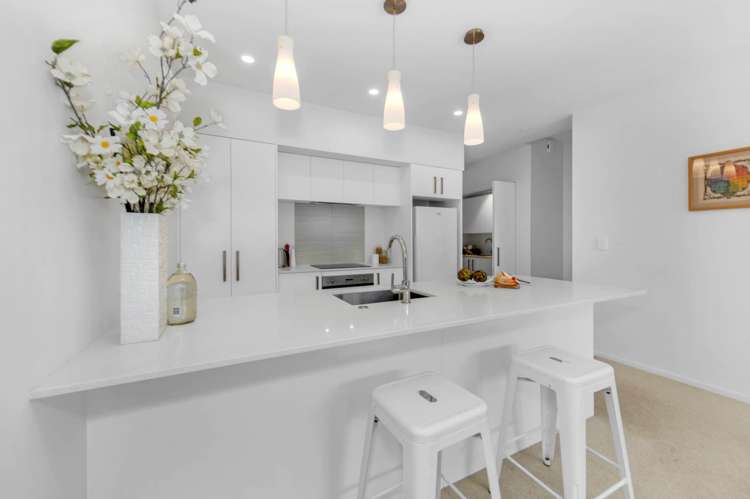 17 Gateway Avenue_0