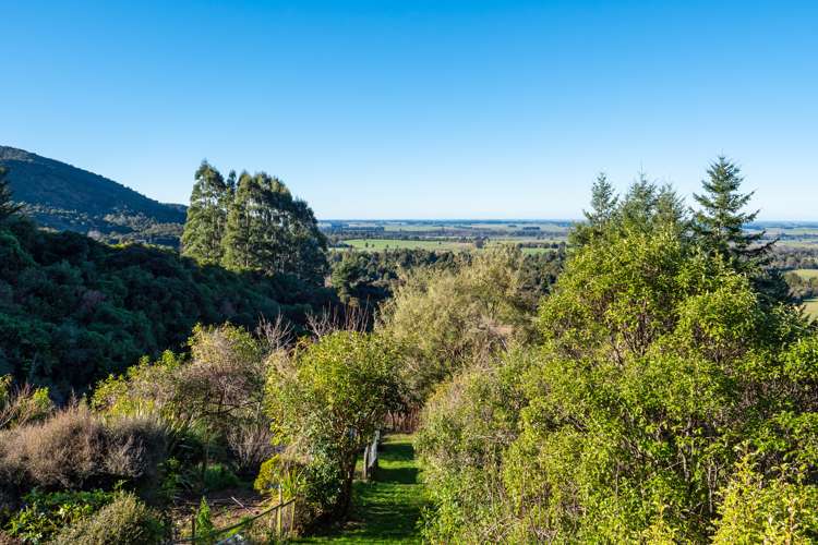 211 Blandswood Road Mesopotamia_16