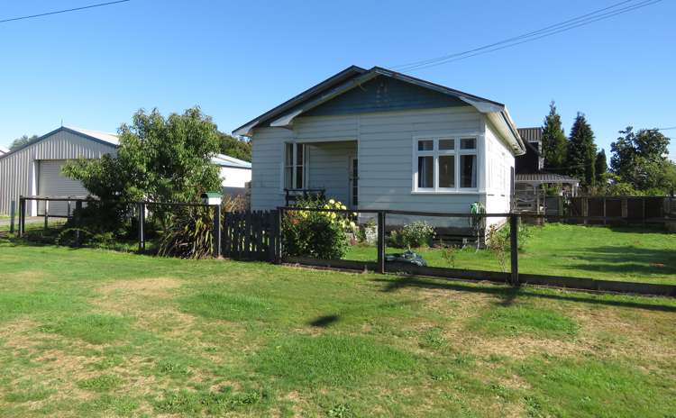 8 Ranft Street Reefton_15