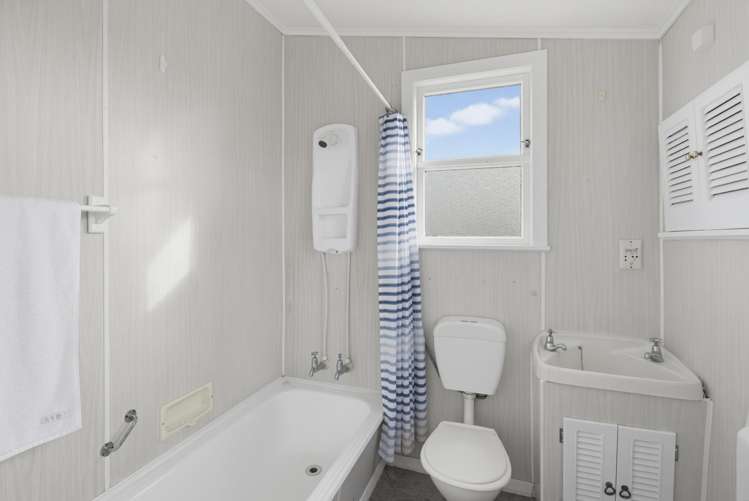 84 Park Avenue Waitarere Beach_14