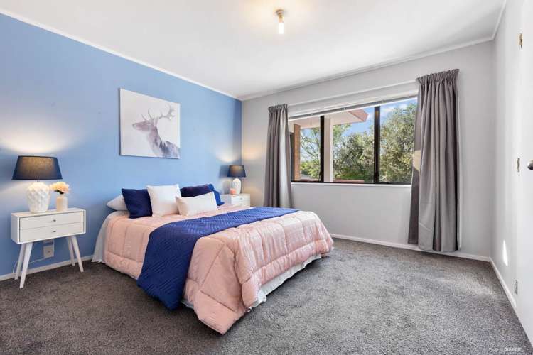 8 Skybird Place Glen Eden_11