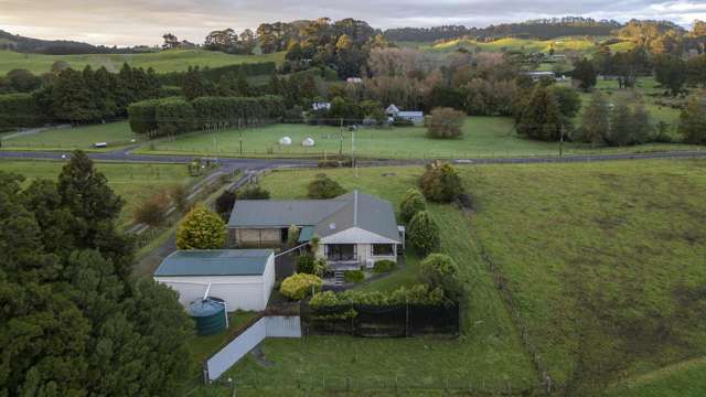 Location, Land, Lifestyle