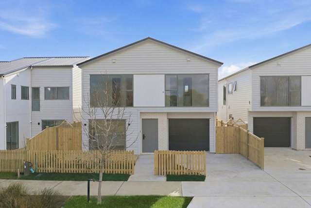 Rare Find in Karaka: 6 Bedrooms, 3.5 Bath