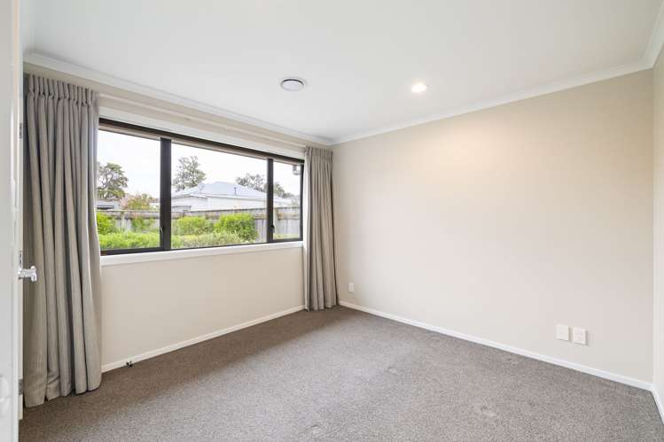 219A College Street West End_7