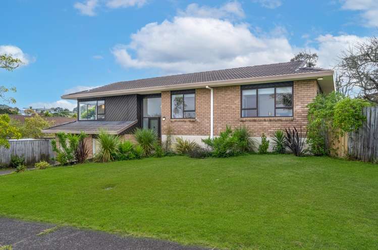 1 Lexington Drive Botany Downs_21