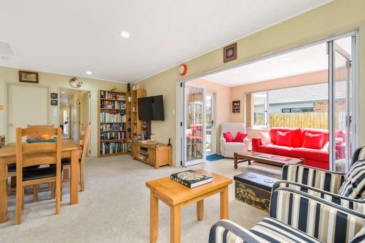 5 Tolvah Place Wattle Downs_9