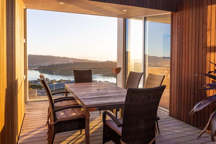 10 Seascape View Paremata_8