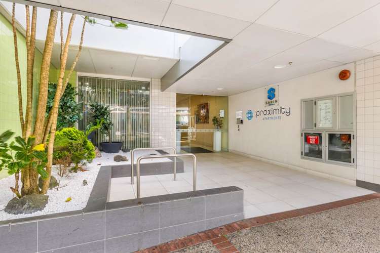 208/17 Amersham Way Manukau_2