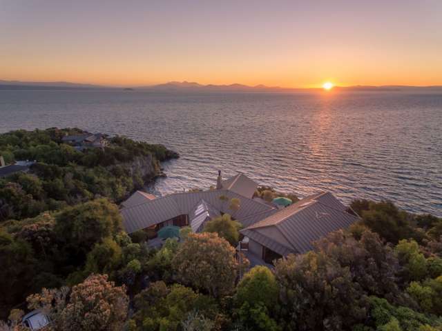 22 Whakamoenga Point Acacia Bay_1