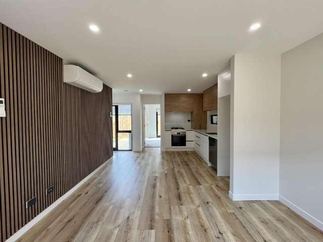 98D Royal Road 11410_1