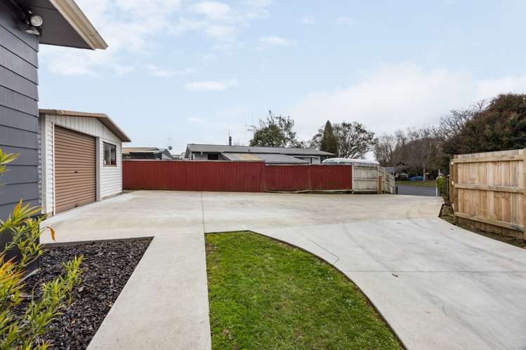 7 Eliot Place Leamington_17