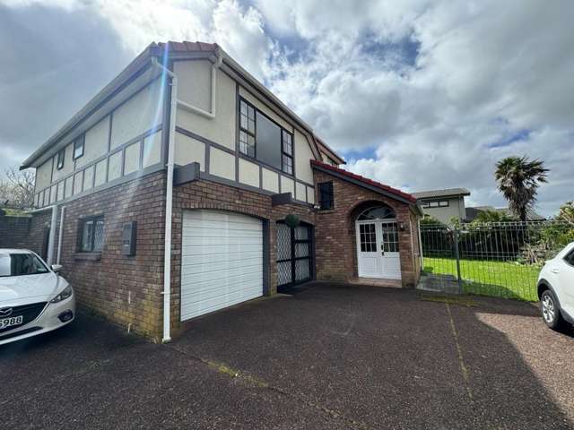 Stunning Family House At Clearwater Cove