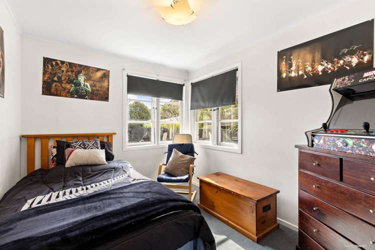 15 Amberley Avenue Te Atatu South_10