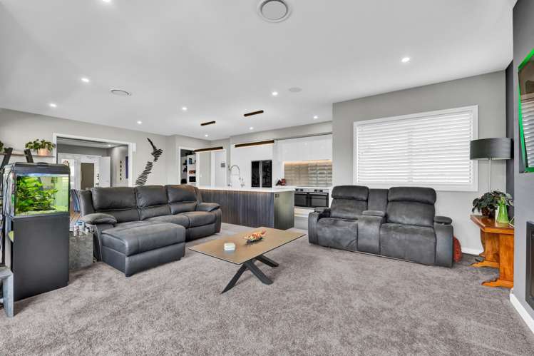 17 Honeyfield Drive Whalers Gate_8