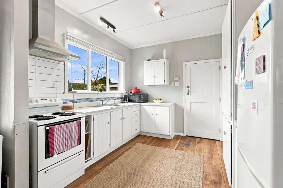 WHANGANUI EAST - 3 BEDROOMS 3