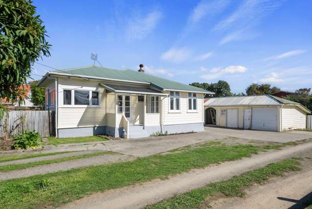 House, huge section - endless potential