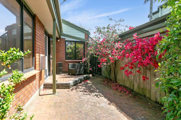 2/16 Wairakei Street Greenlane_4