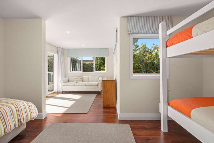 25 Riverside Drive Point Wells_16