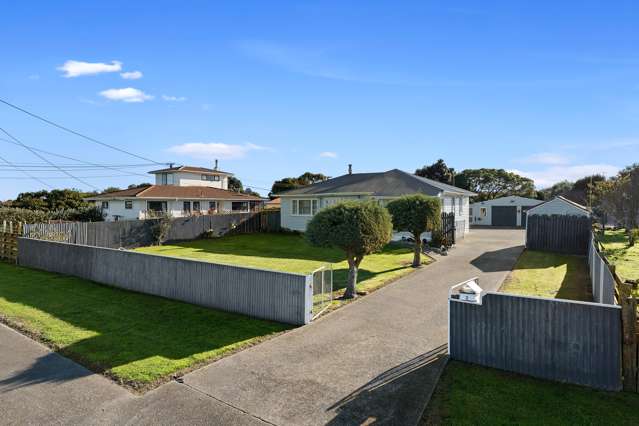 2 Kiharoa Street Otaki Beach_1