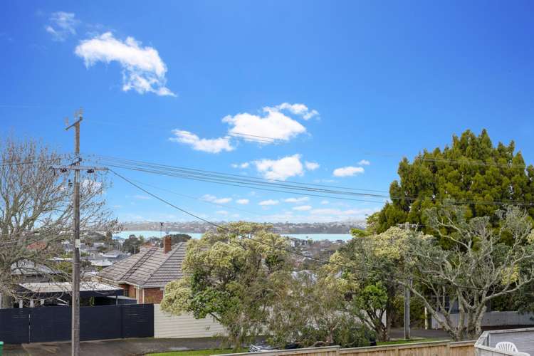 2/19 Seaview Avenue Northcote_21