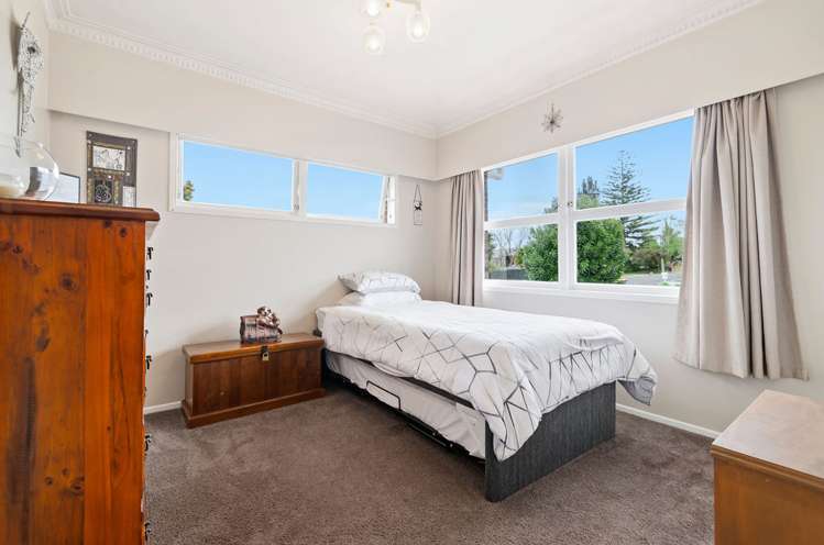 8 Halberg Street Papakura_12