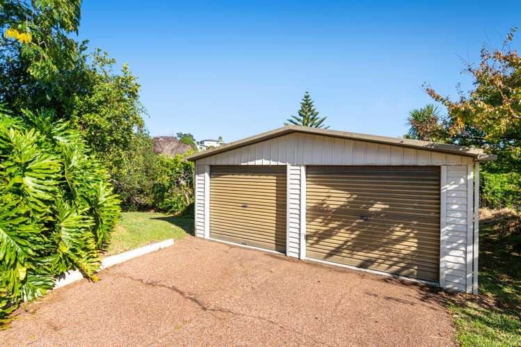 16 Pohutukawa Avenue Red Beach_28