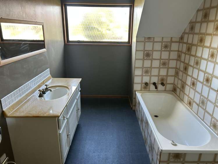 20c Siska Place 1464_9