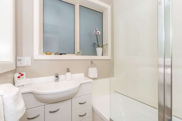 2 Tie Place Wigram_10