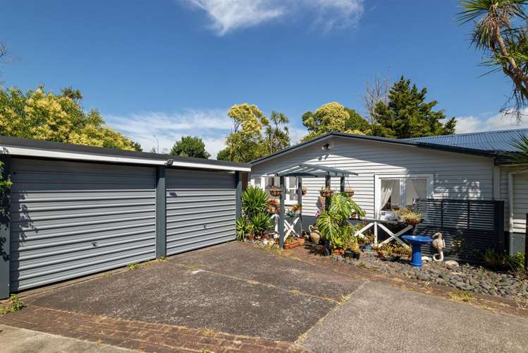 1/129 Edmonton Road Te Atatu South_3