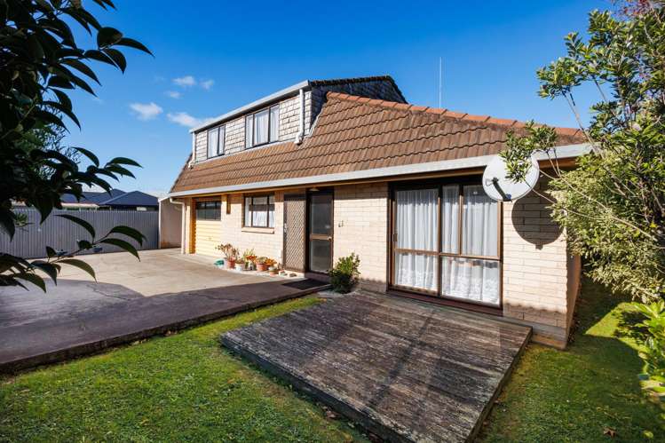 2A Bristol Crescent Roslyn_13