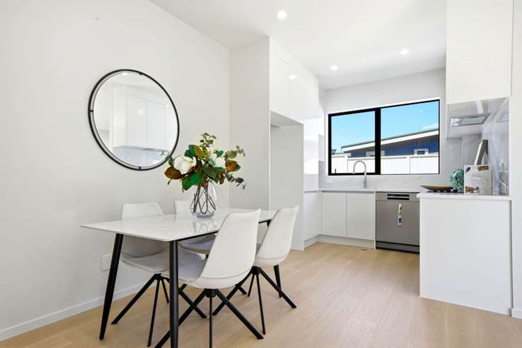 2/2 Coronation Street Belmont_6