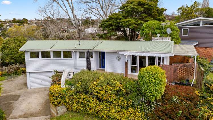 27 Colmar Road Mellons Bay_4