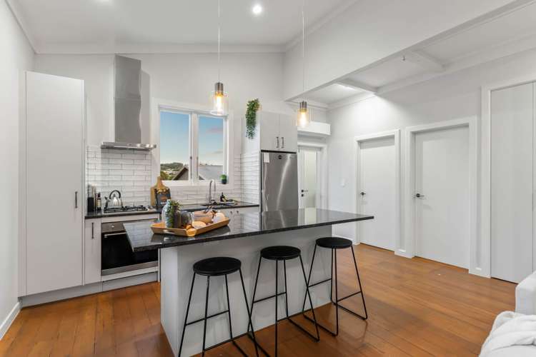 1584 Great North Road Waterview_9