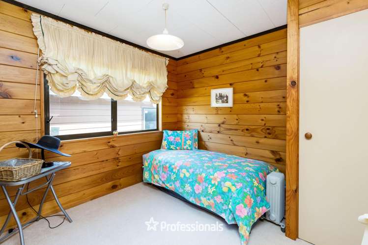 10 Laredo Grove Totara Park_11