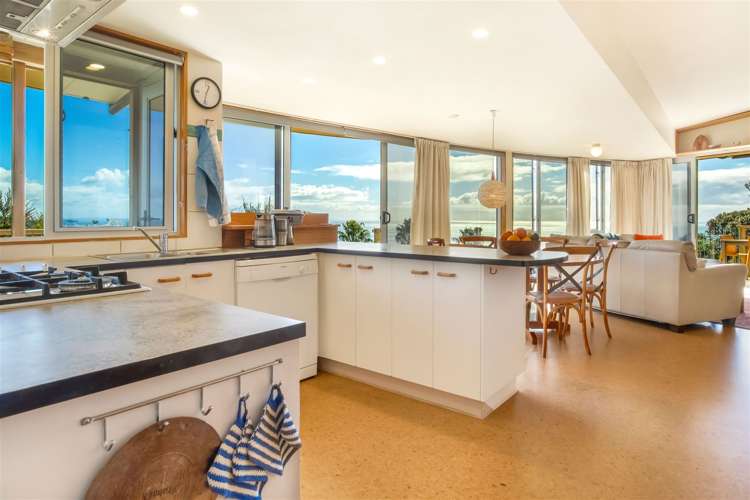 102 Trig Hill Road Onetangi_9