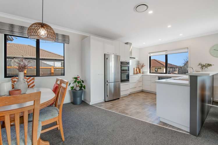 7 Raabia Close Parakai_9