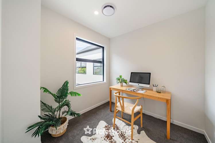 8 Maire Street Woburn_18