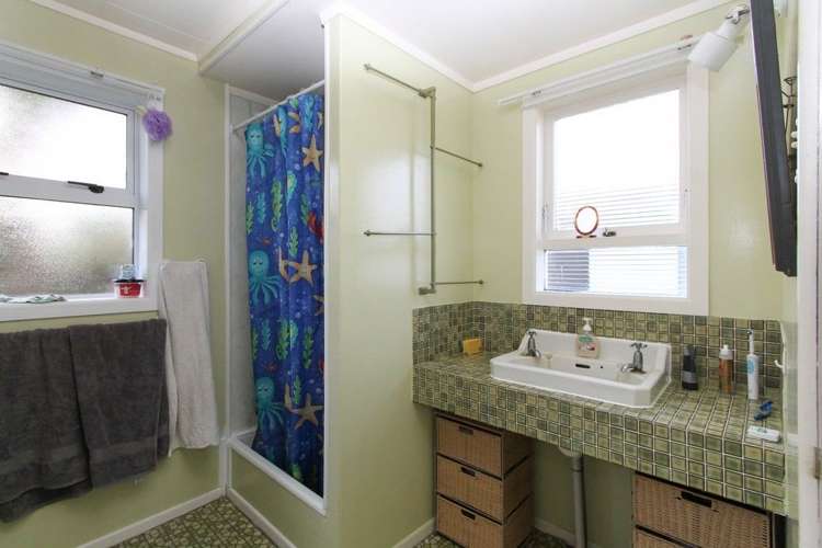 7 Cooper Avenue Holdens Bay_23