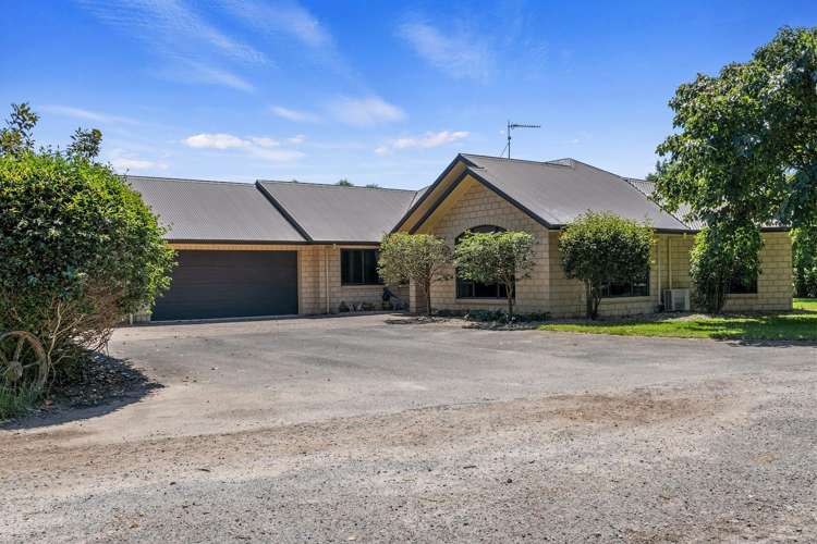 3714 Cambridge Road Leamington_13