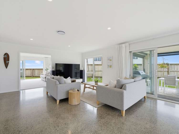 14 Piripai Rise Coastlands_6