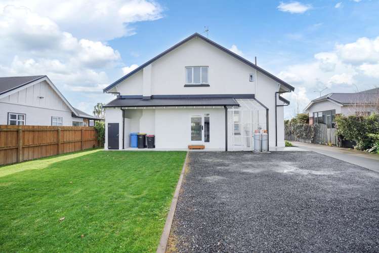 239 Herbert Street Windsor_32