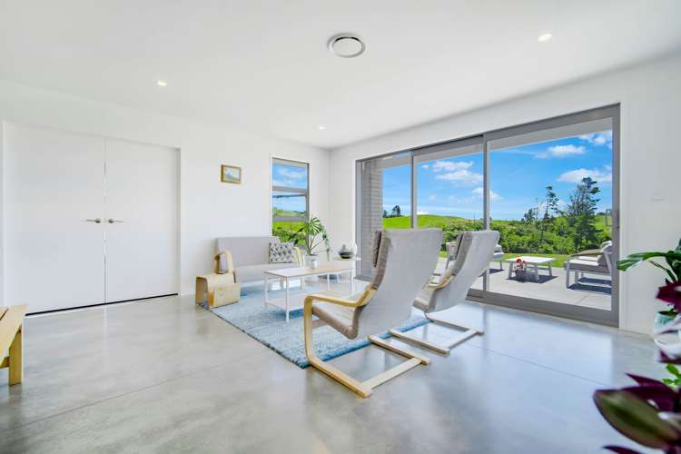 210 Maude Road Kaimiro_12