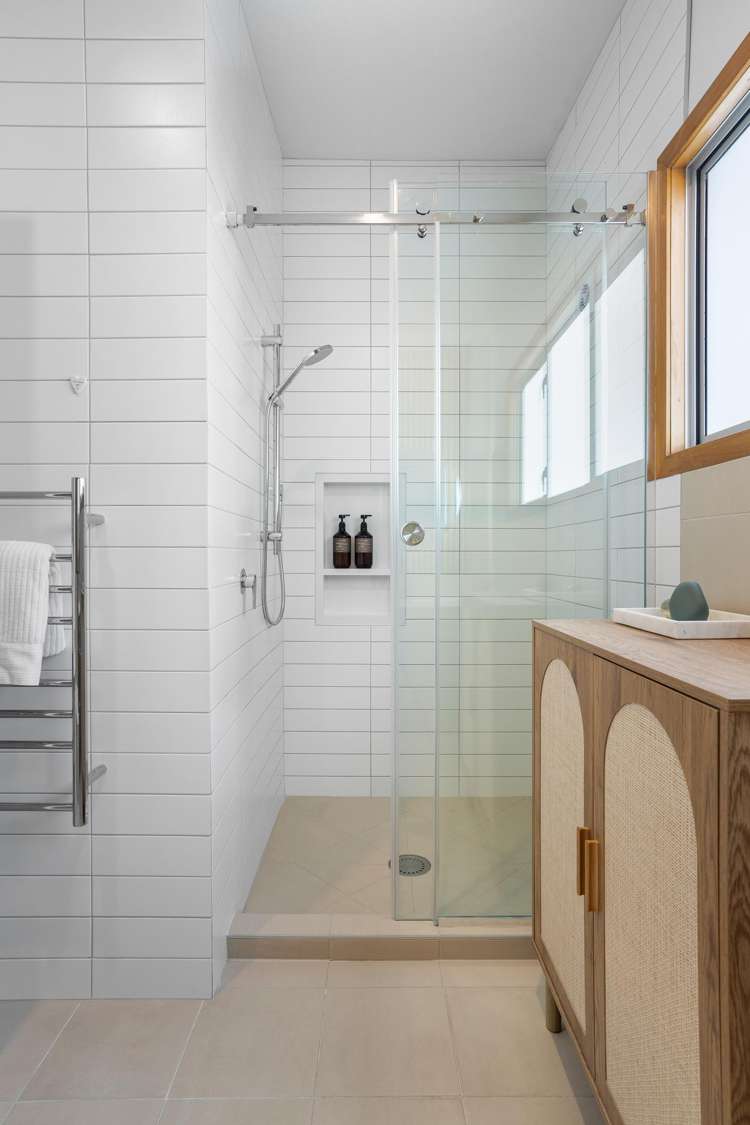 17 Governors Heights Whangamata_22