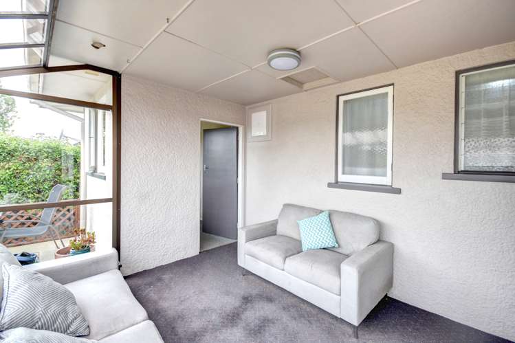 98 Main Road Fairfield_16