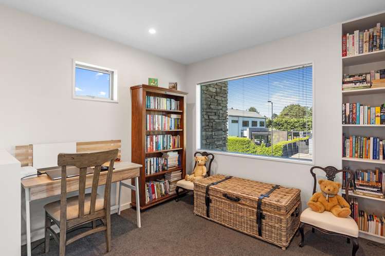 38 Carnaveron Drive Lincoln_22