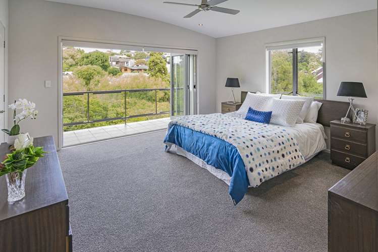 20a Oliver Twist Avenue Mellons Bay_9