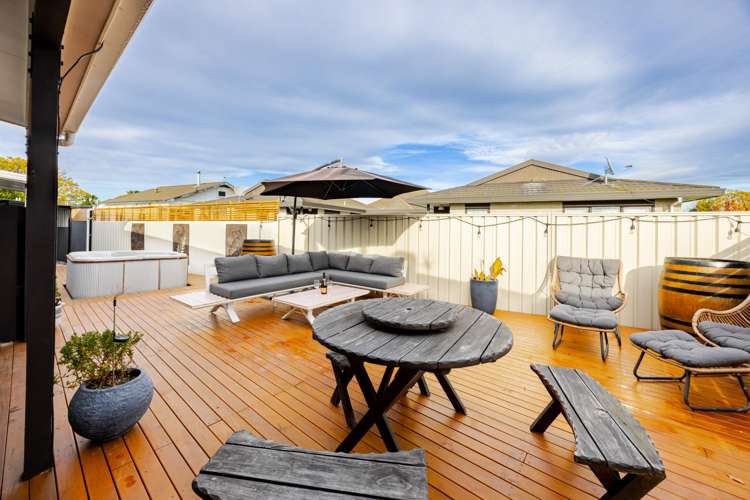 402 Park Road South Akina_24